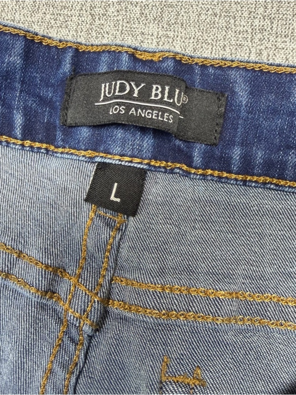 Judy Blue Mid Rise Distressed Cuffed Denim Shorts Size Large - Picture 7 of 10
